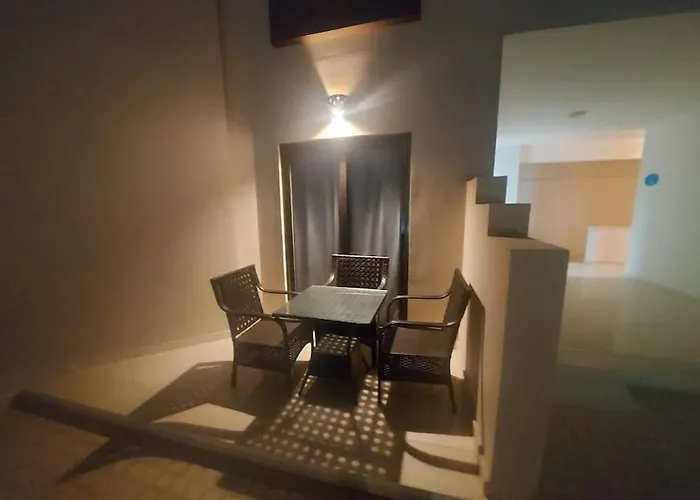 Studiowohnung Auf Poolebene Apartman