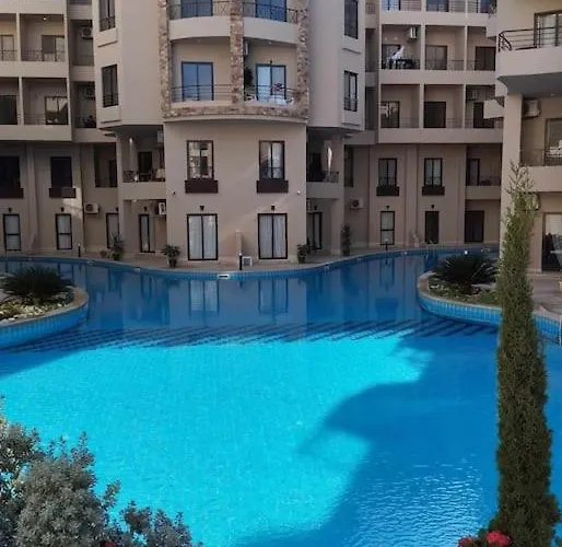 Studiowohnung Auf Poolebene Apartman