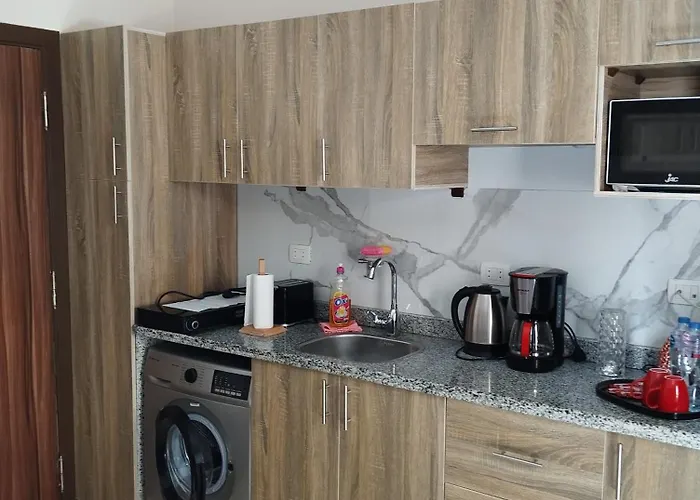 Studiowohnung Auf Poolebene Apartman Gurdaka